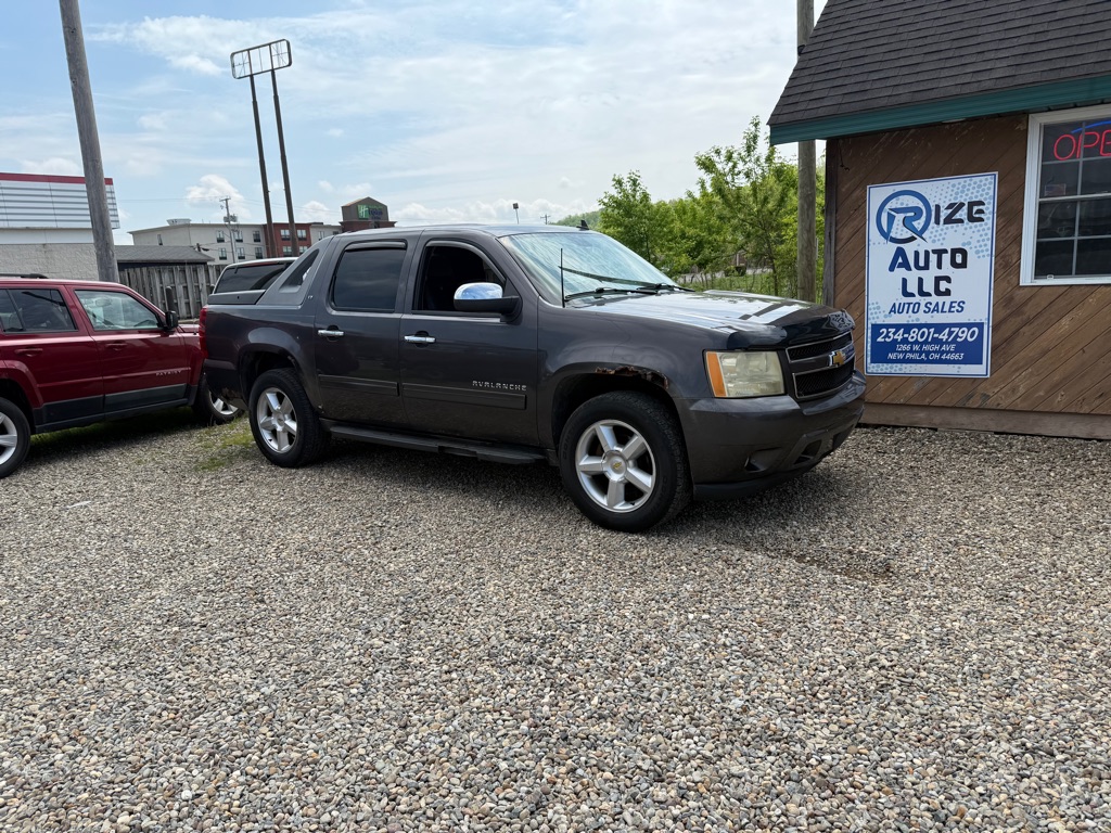 2010 Chevrolet Avalanche 4WD Avalanche LT's photo