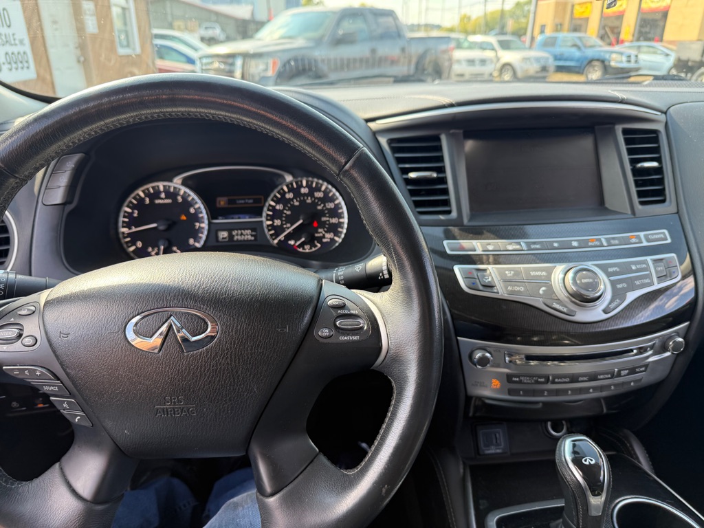 Additional photo of vehicle.