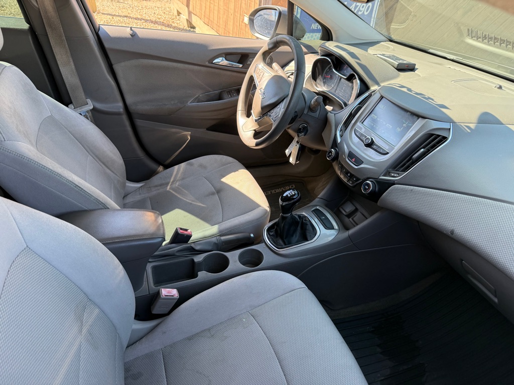 Additional photo of vehicle.