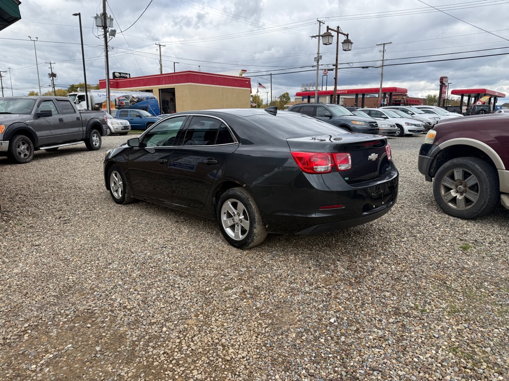 Additional photo of vehicle.