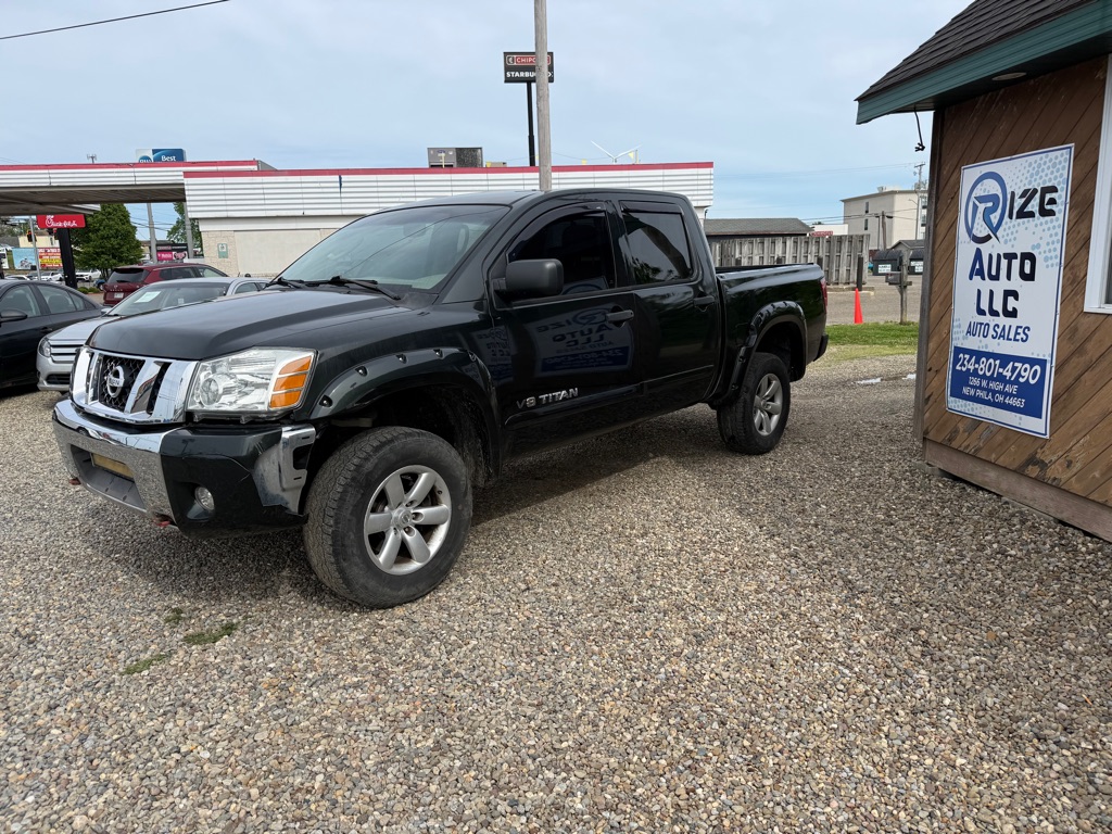 2018 Nissan Titan SV 4X4 Crew Cab's photo