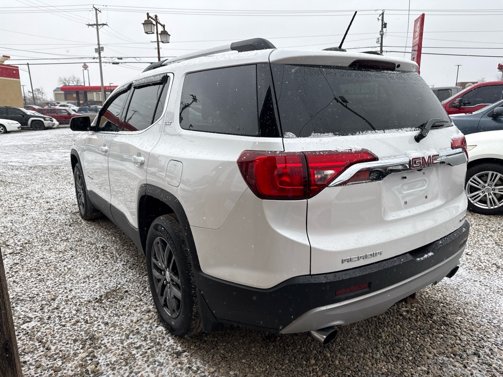 Additional photo of vehicle.