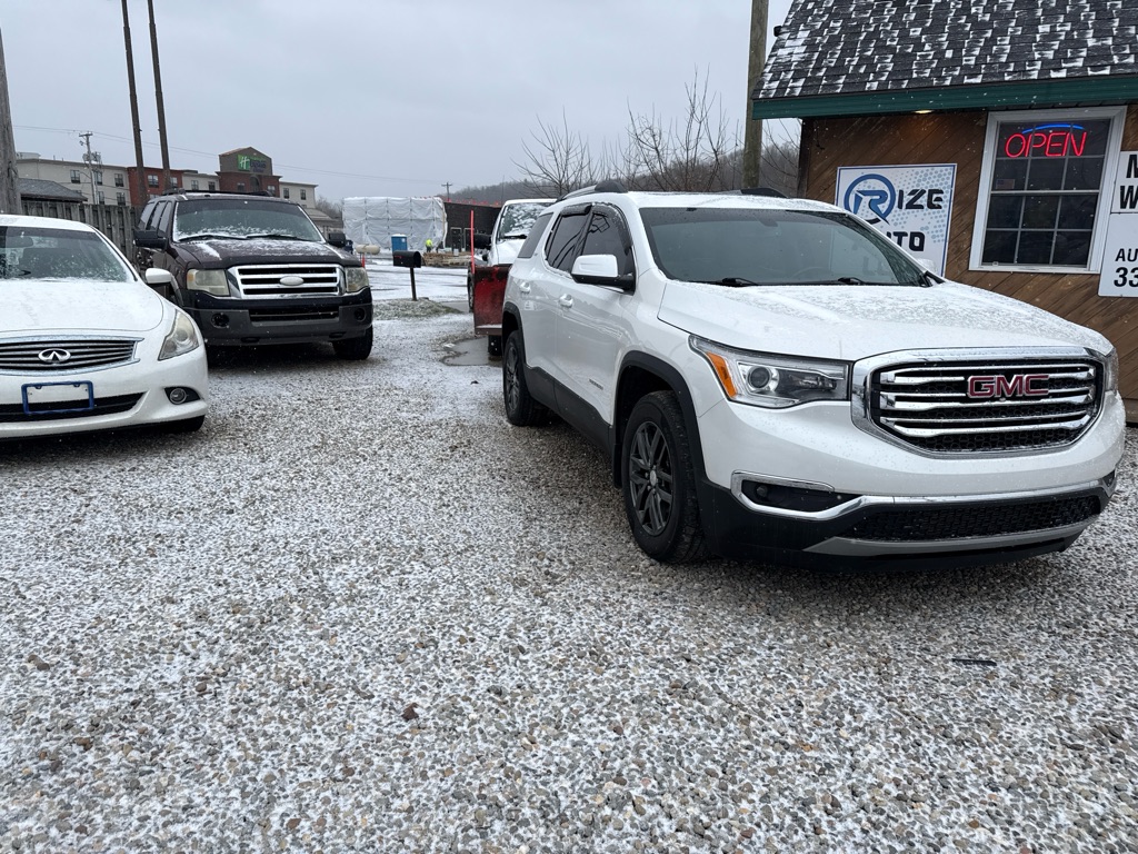 Additional photo of vehicle.