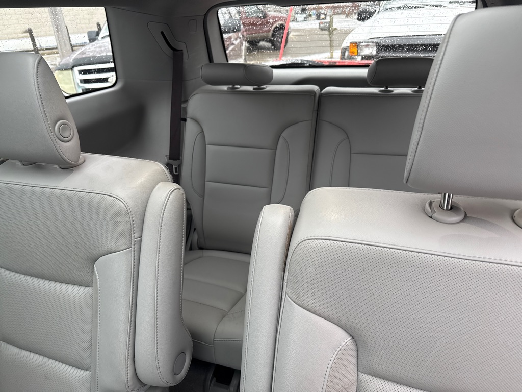 Additional photo of vehicle.