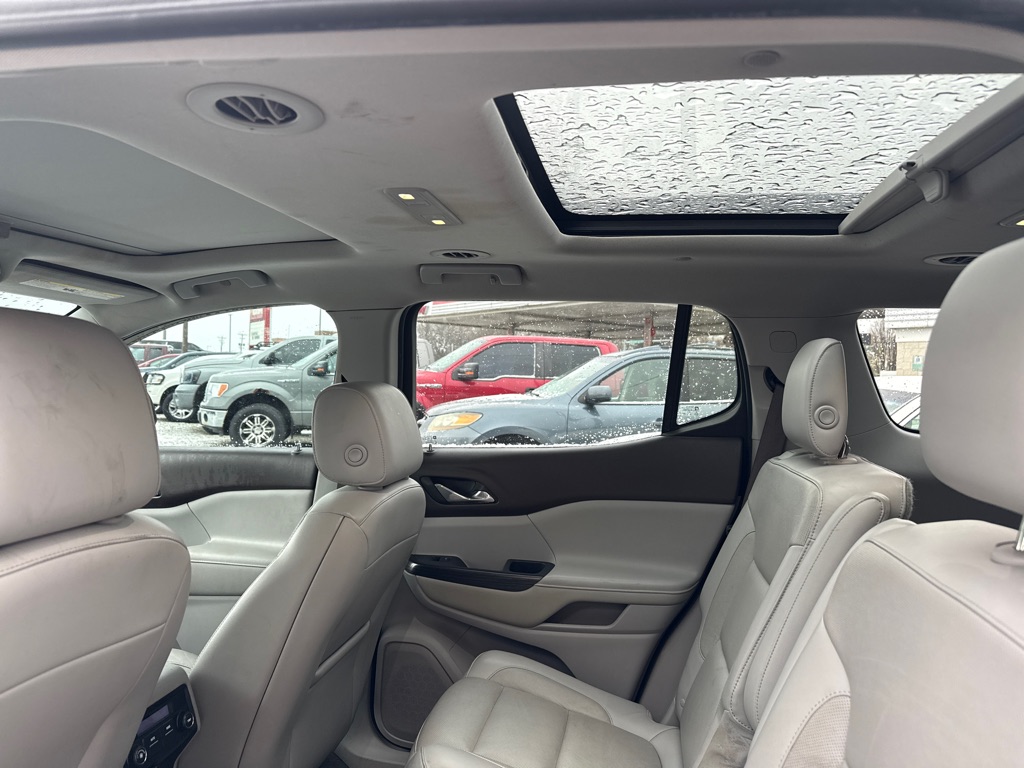 Additional photo of vehicle.