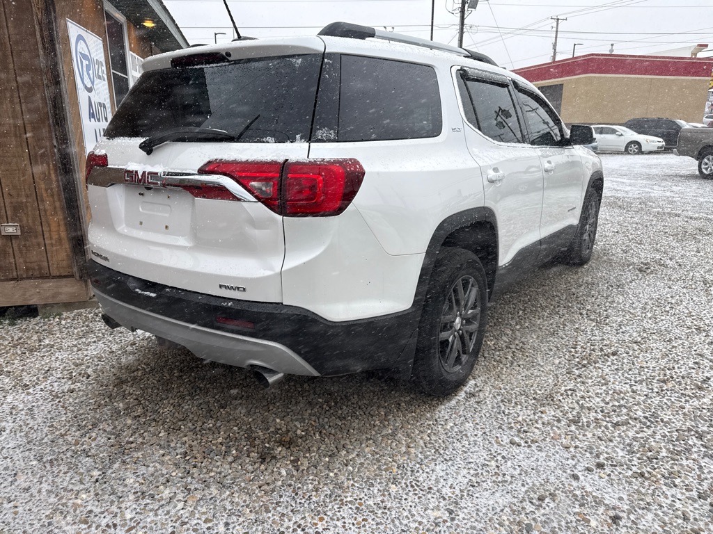 Additional photo of vehicle.