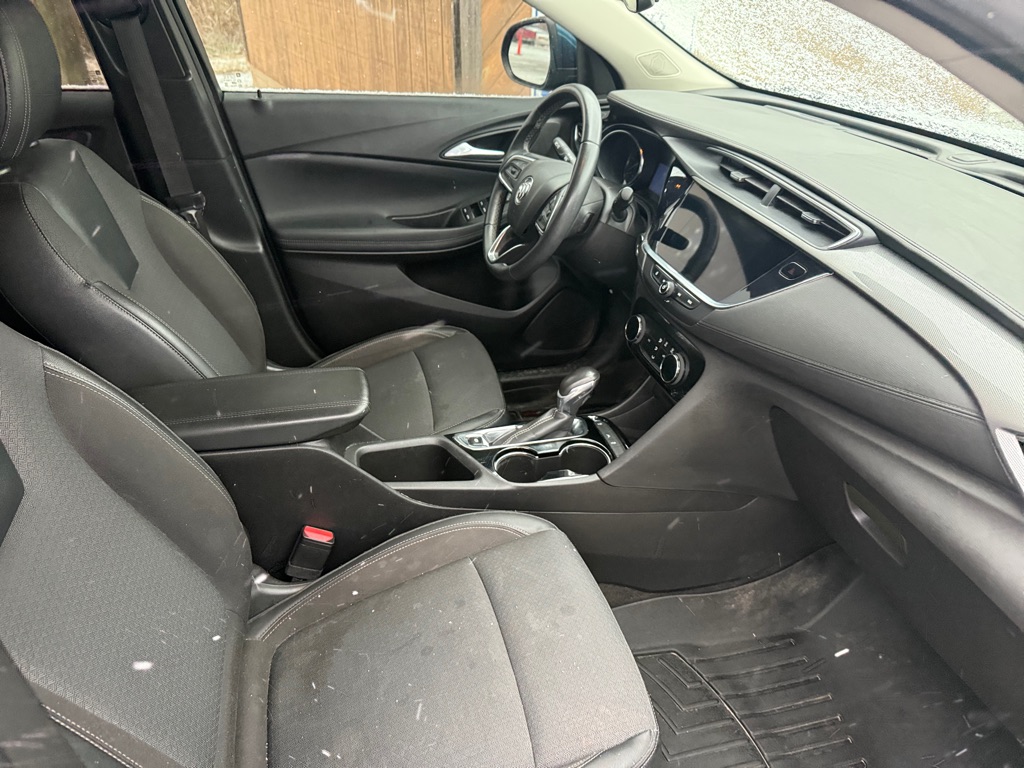 Additional photo of vehicle.