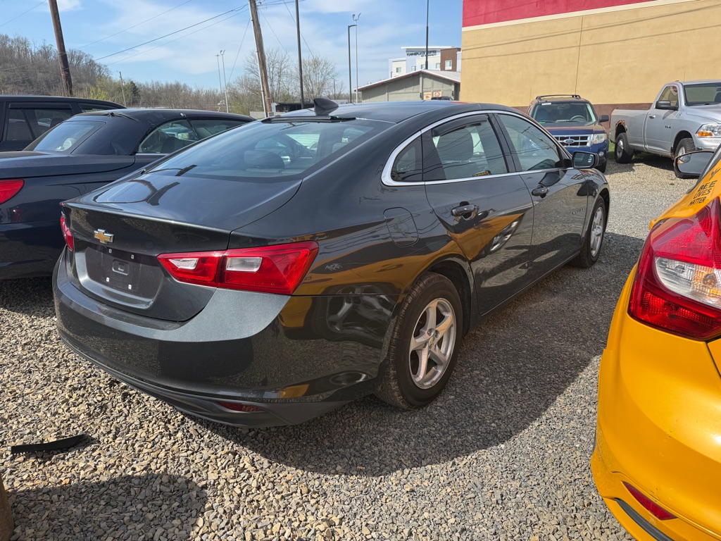 Additional photo of vehicle.