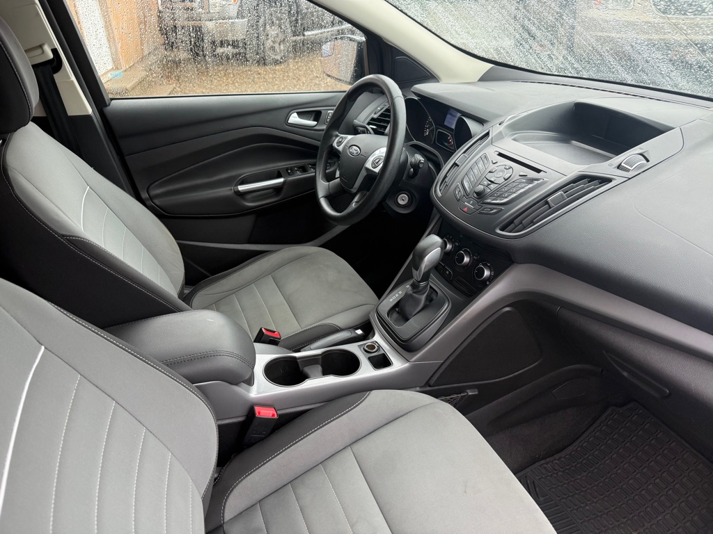 Additional photo of vehicle.