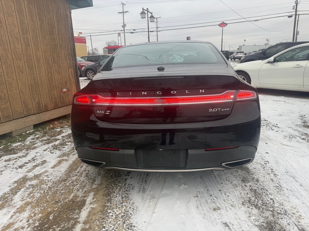 Additional photo of vehicle.