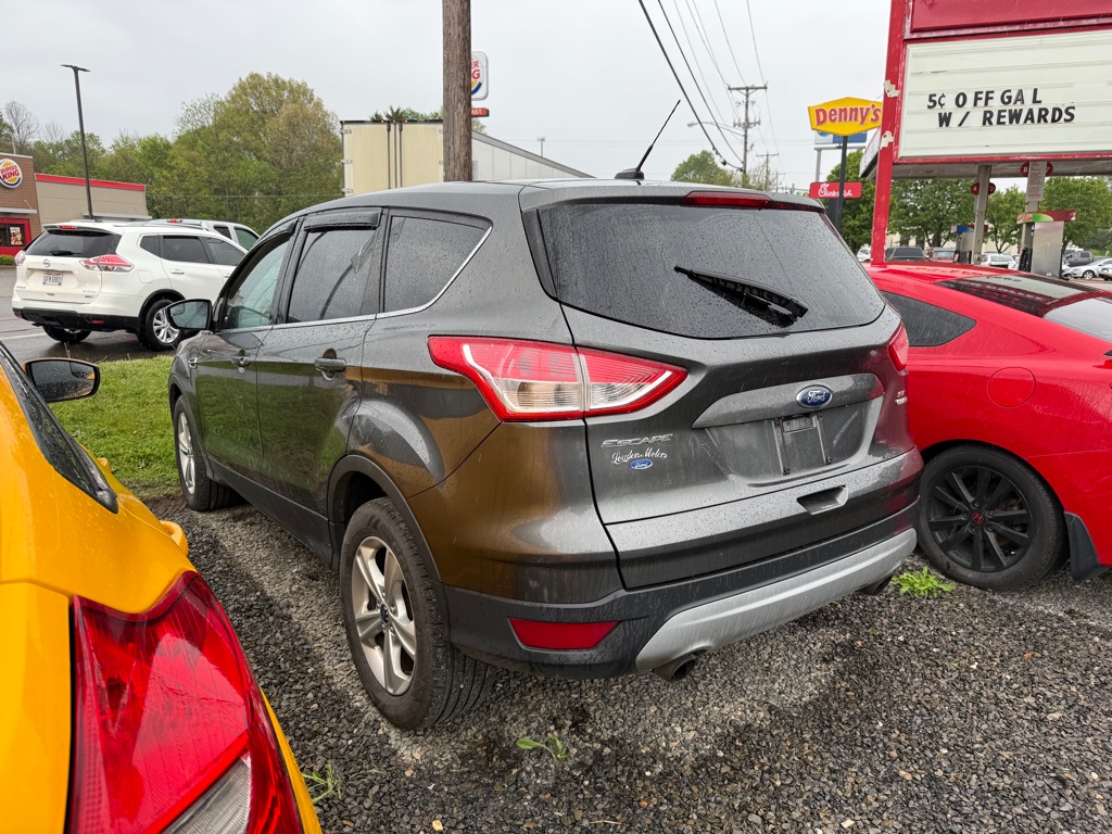 Additional photo of vehicle.