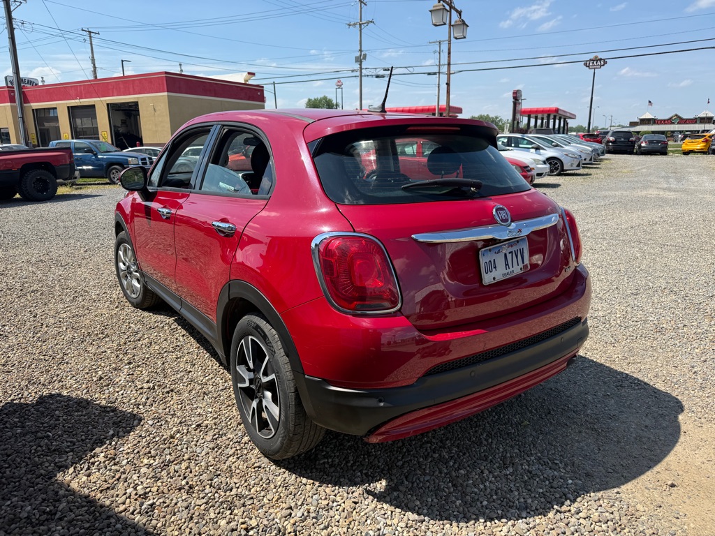 Additional photo of vehicle.