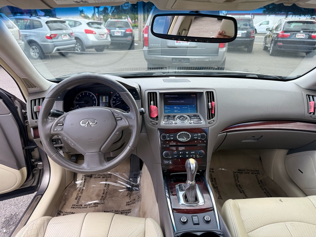 Photo 13 of this INFINITI G37 SEDAN