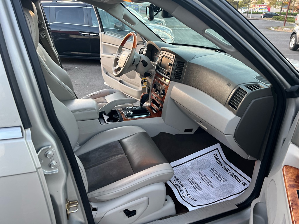 Photo 17 of this JEEP GRAND CHEROKEE