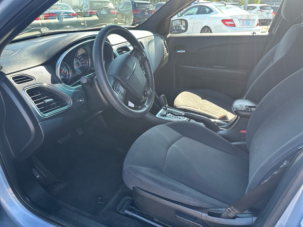 Photo 12 of this CHRYSLER 200