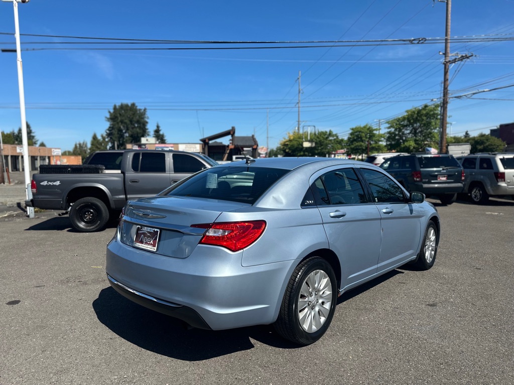 Photo 5 of this CHRYSLER 200