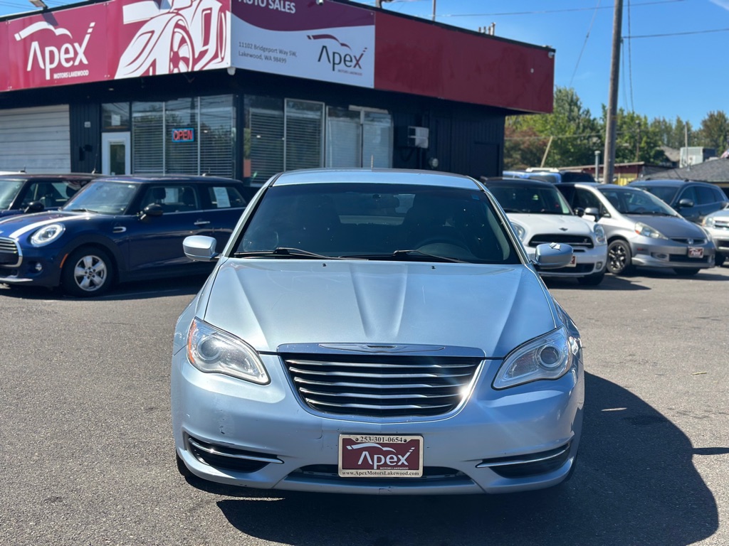 Photo 2 of this CHRYSLER 200