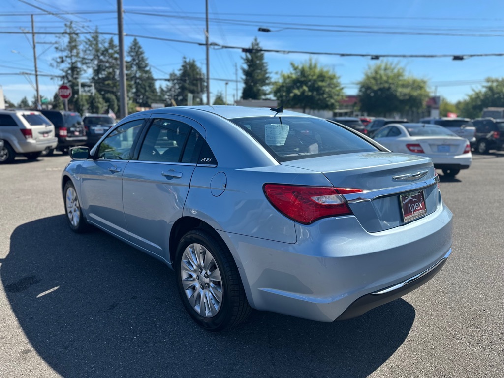 Photo 8 of this CHRYSLER 200