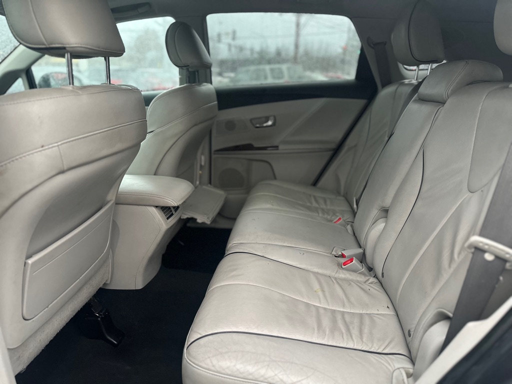 Photo 18 of this TOYOTA VENZA