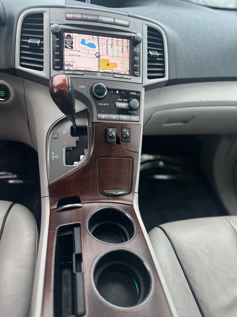 Photo 15 of this TOYOTA VENZA