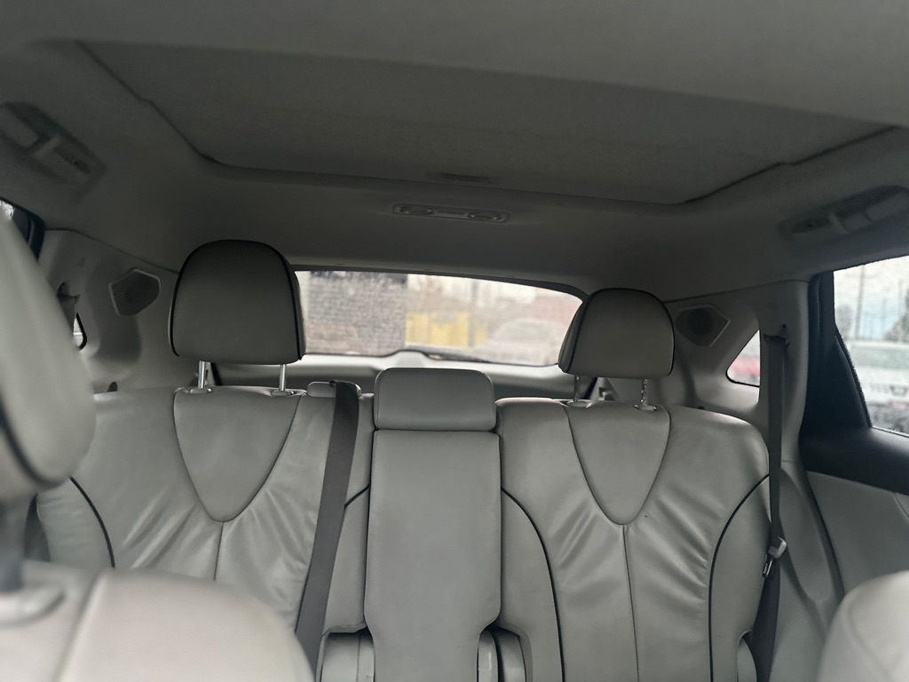 Photo 23 of this TOYOTA VENZA
