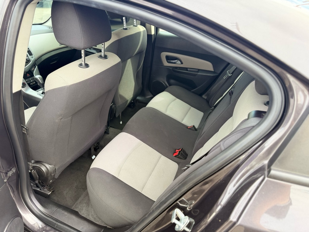 Photo 14 of this CHEVROLET CRUZE