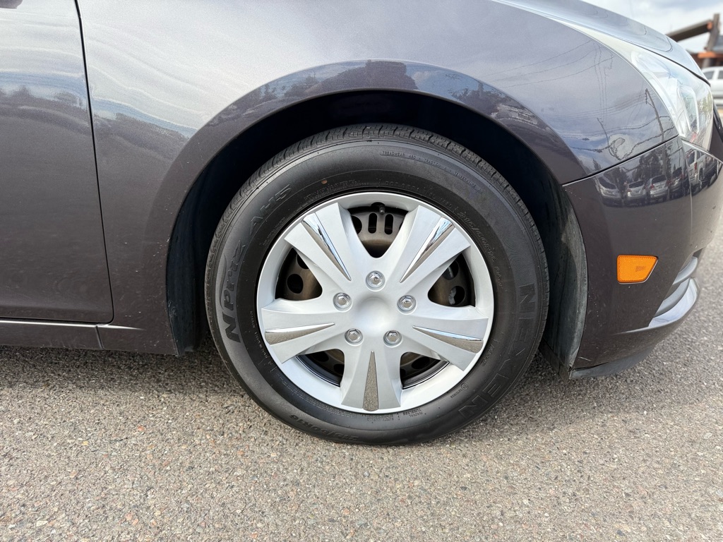 Photo 17 of this CHEVROLET CRUZE