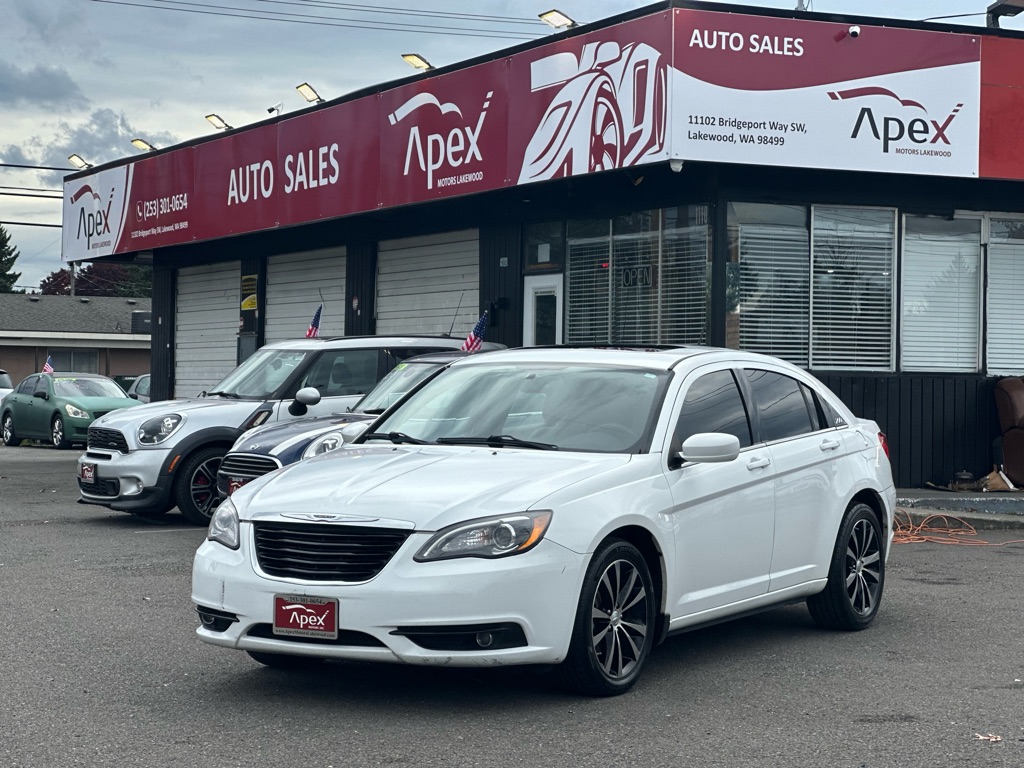 White 2012 Chrysler 200 S Sedan FWD Sedan Front-Wheel Drive Automatic