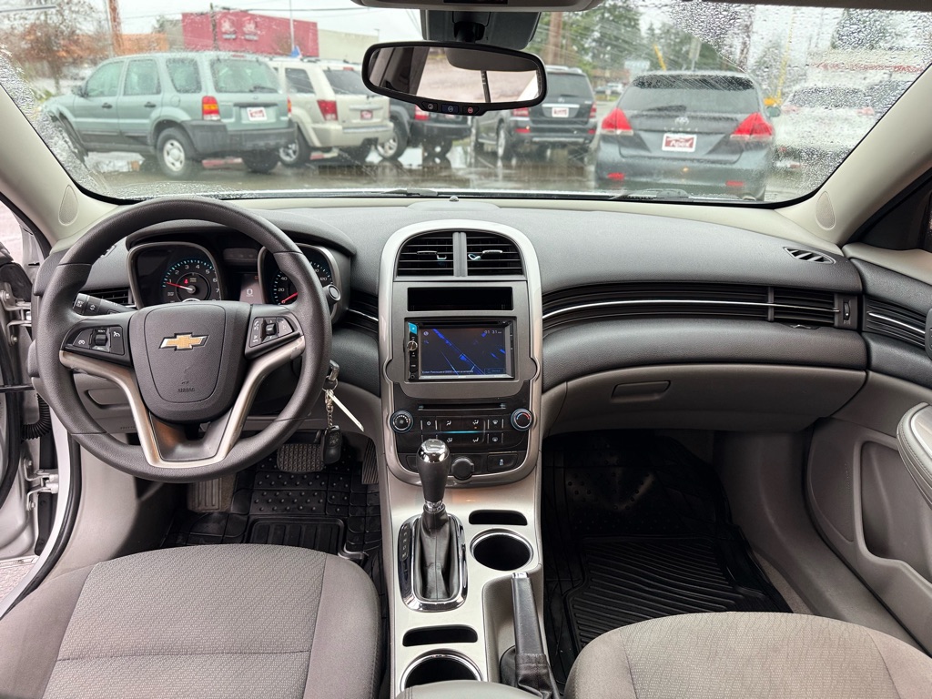Photo 14 of this CHEVROLET MALIBU