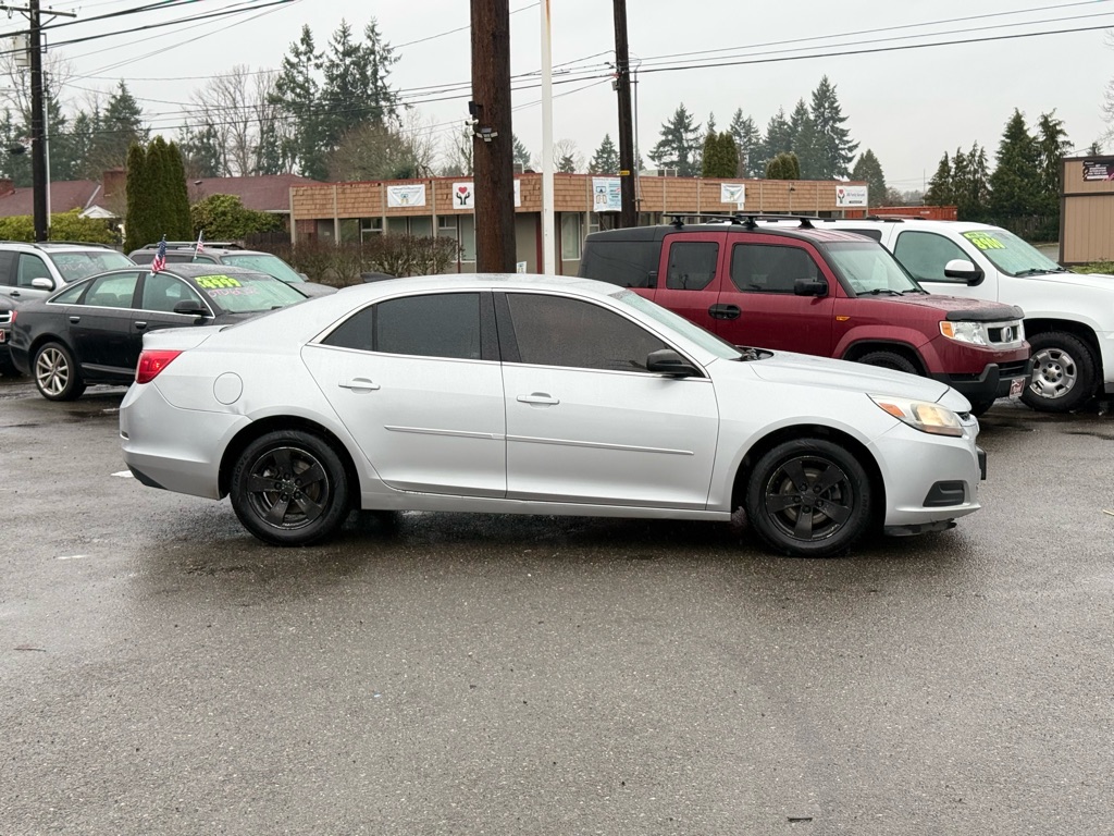 Photo 6 of this CHEVROLET MALIBU
