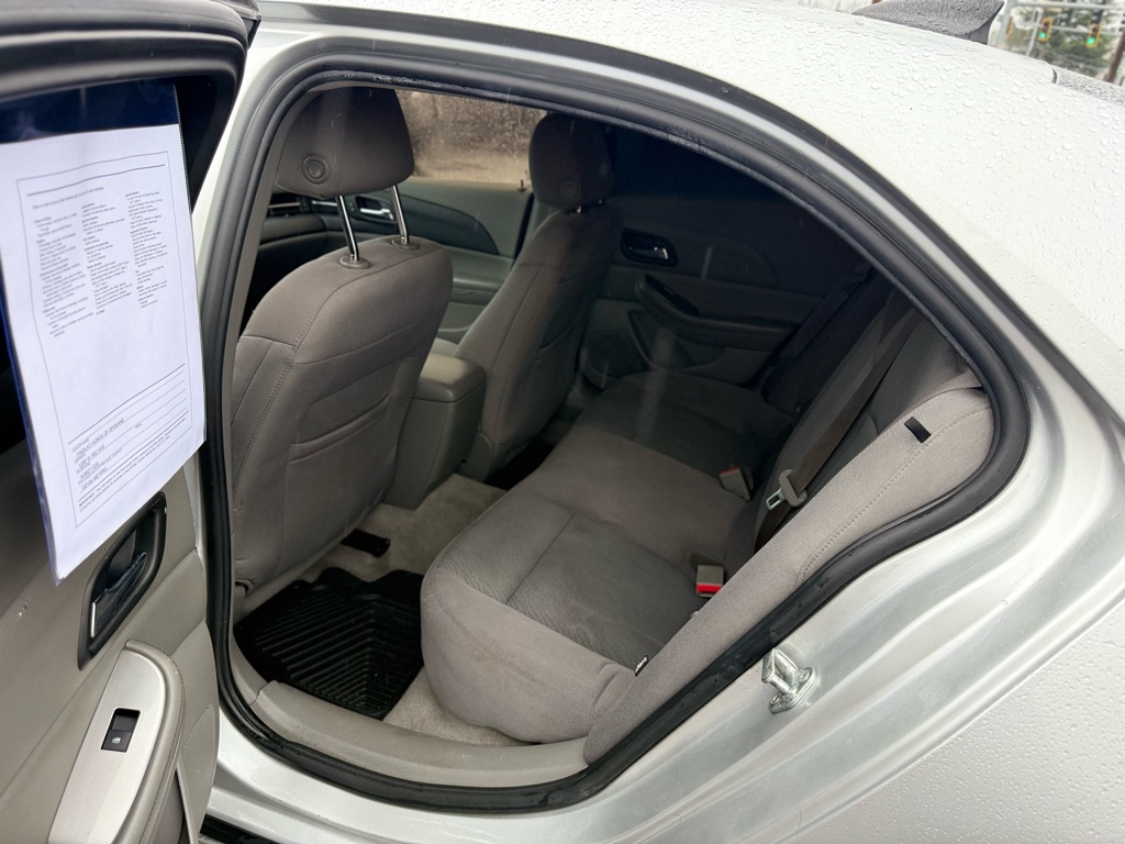 Photo 16 of this CHEVROLET MALIBU