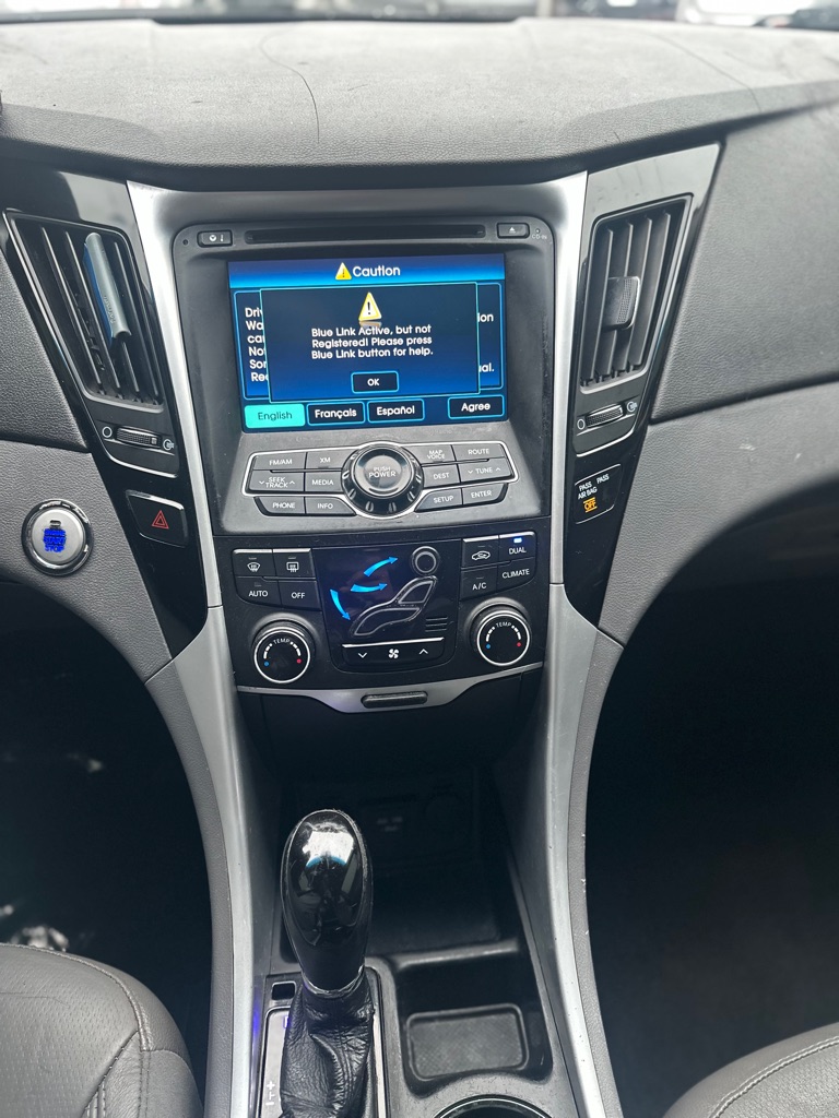 Photo 14 of this HYUNDAI SONATA