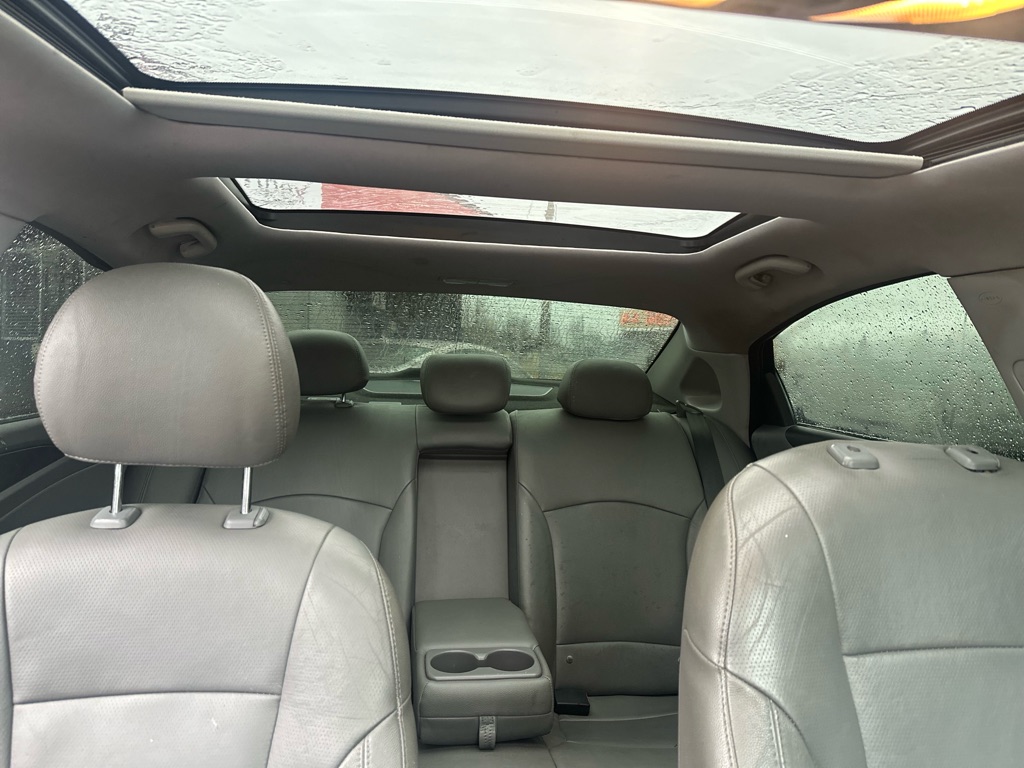 Photo 26 of this HYUNDAI SONATA