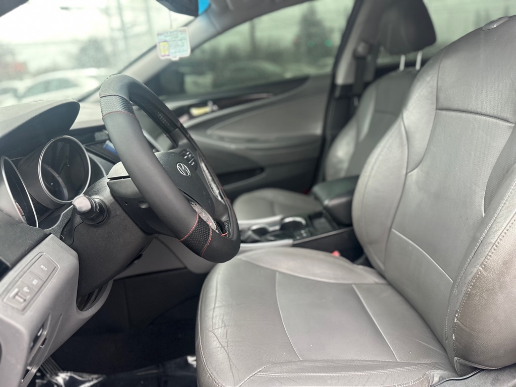 Photo 10 of this HYUNDAI SONATA