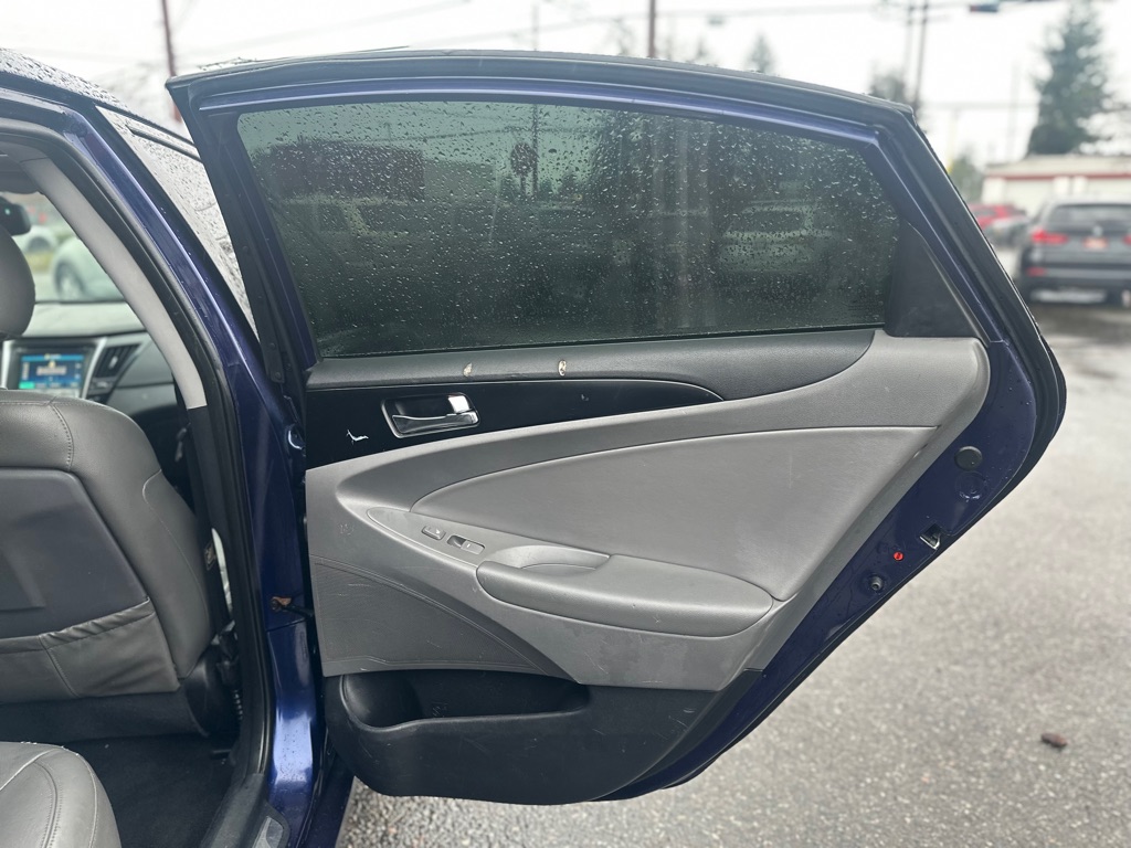 Photo 22 of this HYUNDAI SONATA