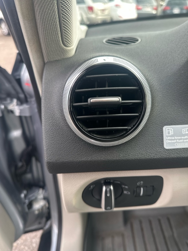 Photo 13 of this AUDI A3