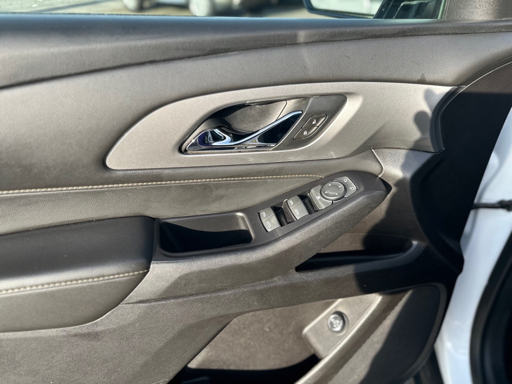 Photo 11 of this CHEVROLET TRAVERSE