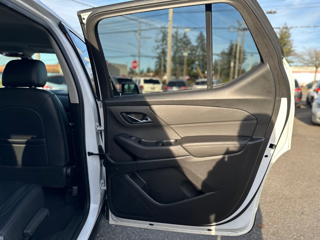 Photo 22 of this CHEVROLET TRAVERSE