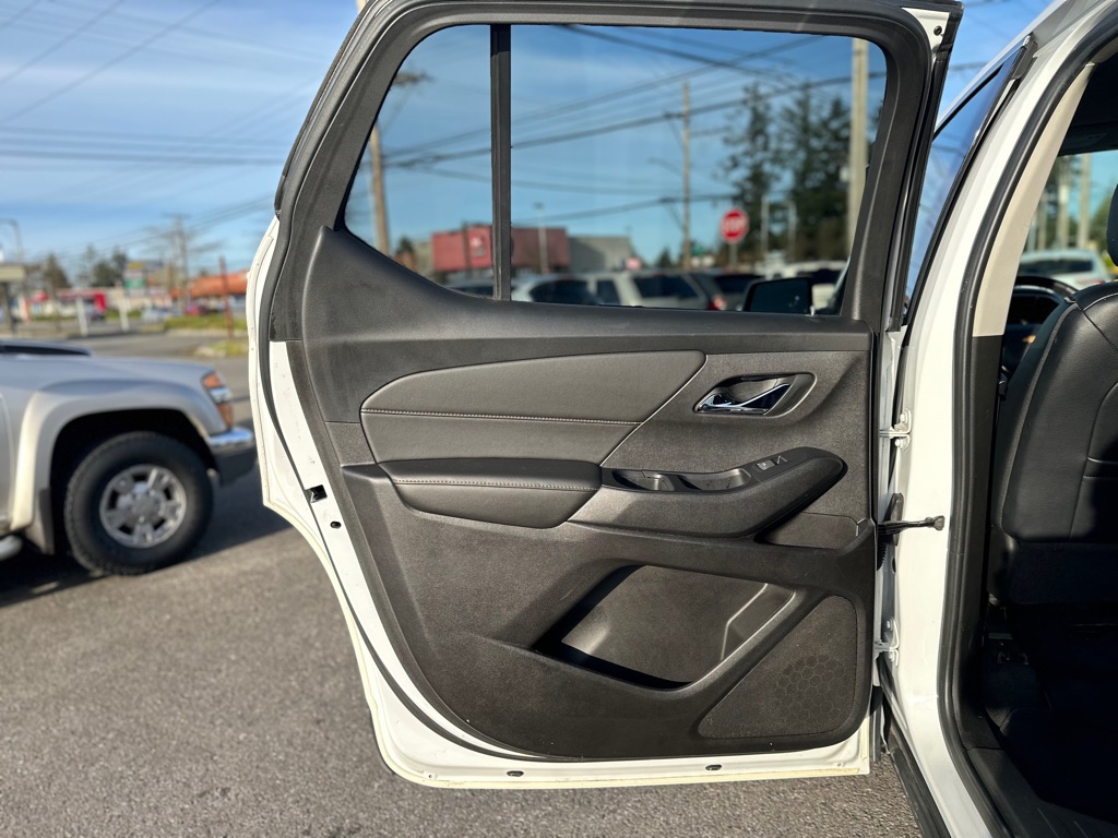 Photo 18 of this CHEVROLET TRAVERSE
