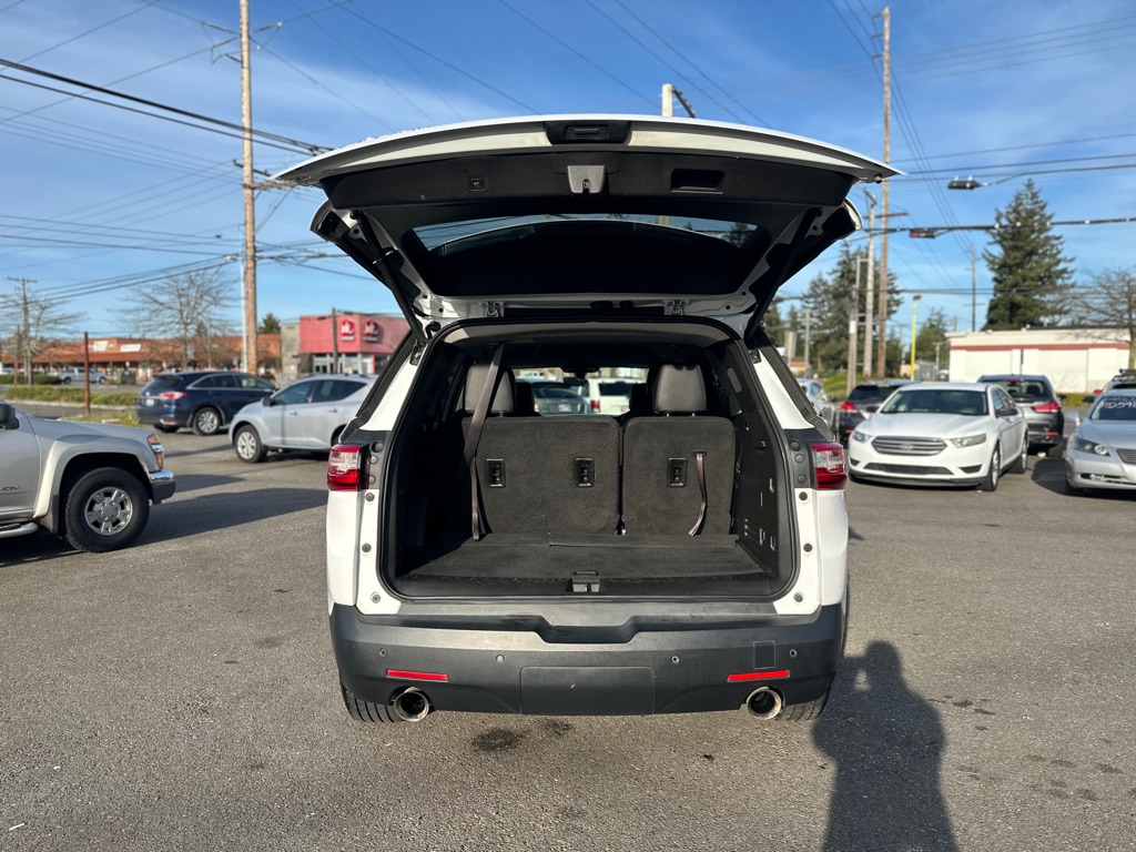 Photo 7 of this CHEVROLET TRAVERSE