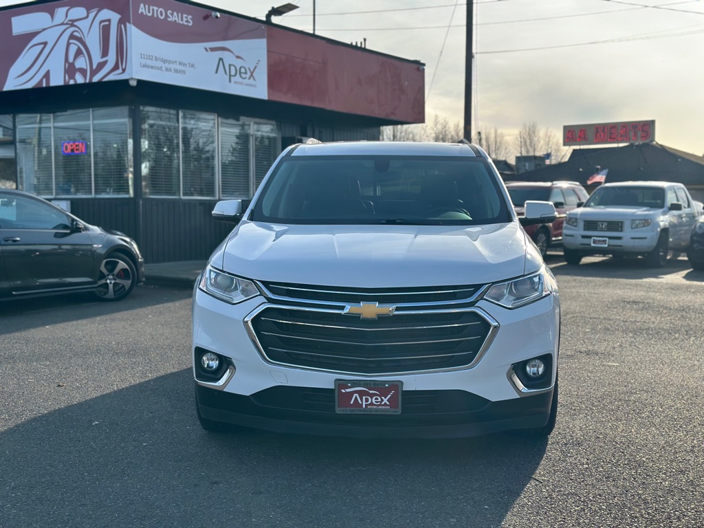 Photo 2 of this CHEVROLET TRAVERSE