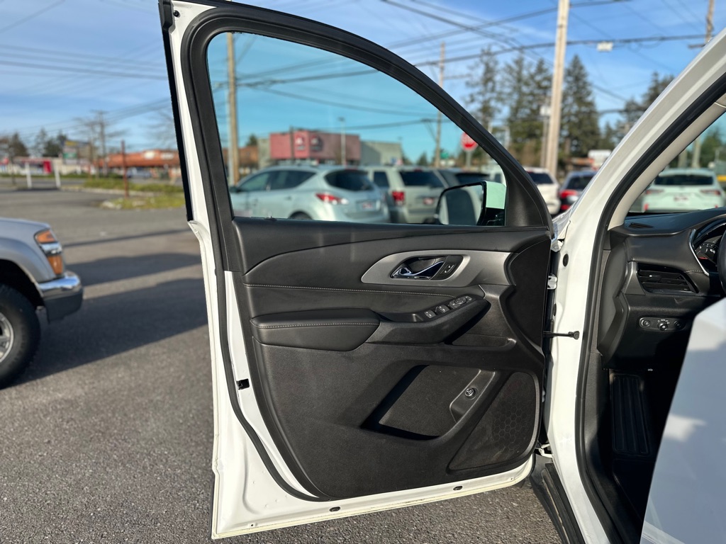 Photo 10 of this CHEVROLET TRAVERSE