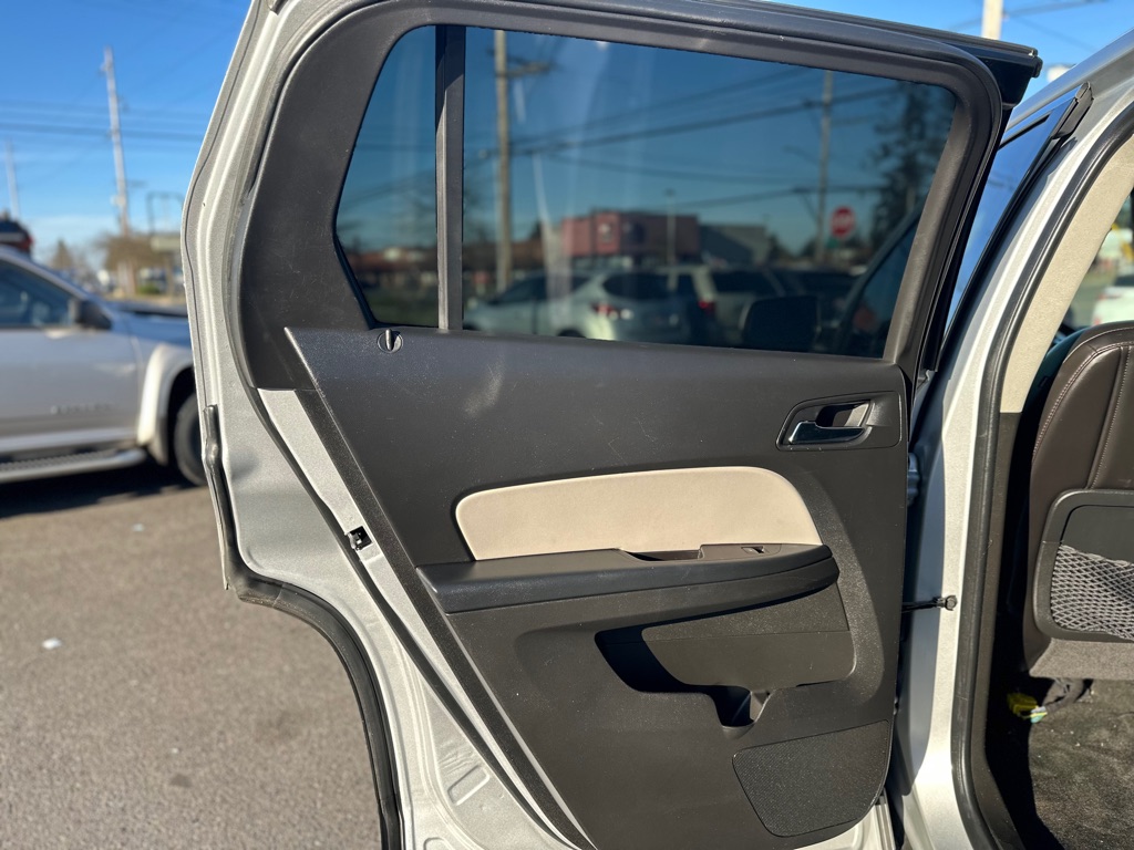 Photo 18 of this GMC TERRAIN