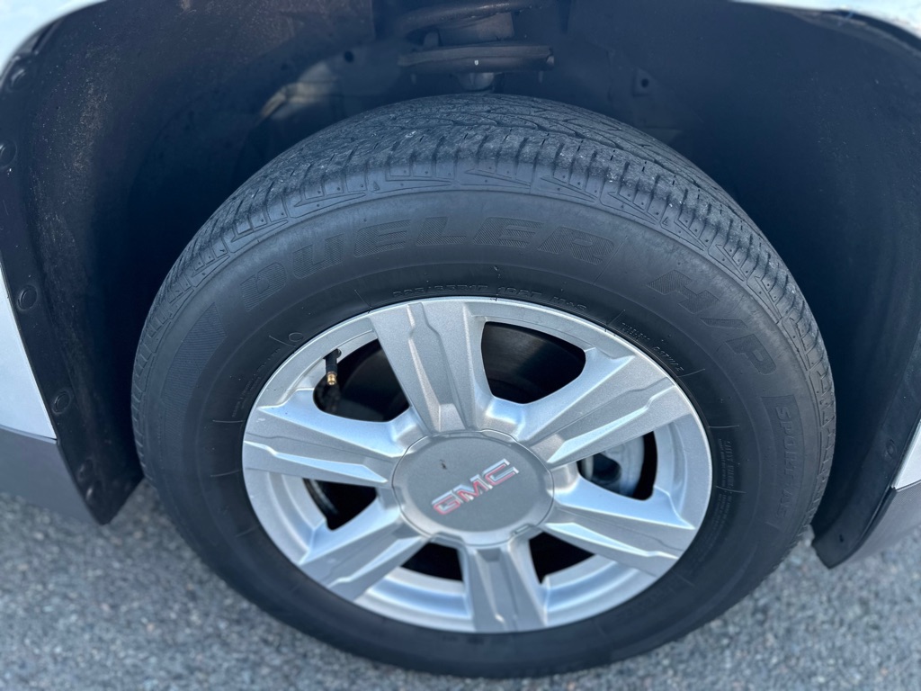 Photo 27 of this GMC TERRAIN