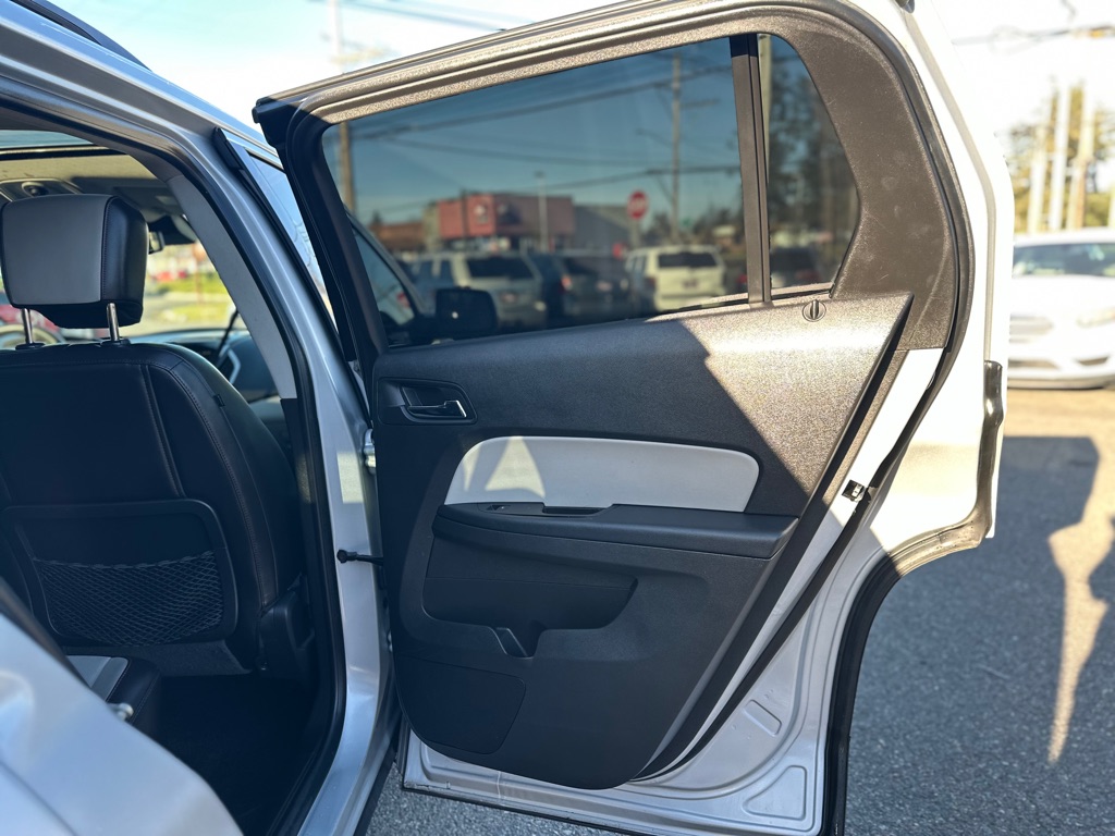 Photo 22 of this GMC TERRAIN