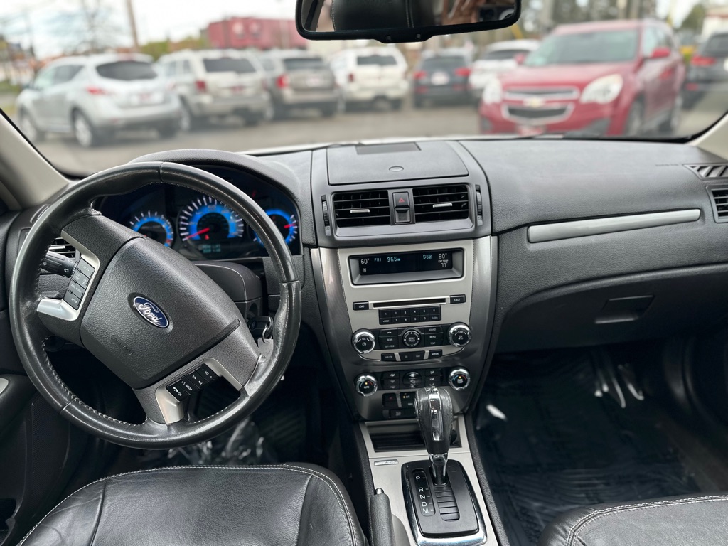 Photo 19 of this FORD FUSION