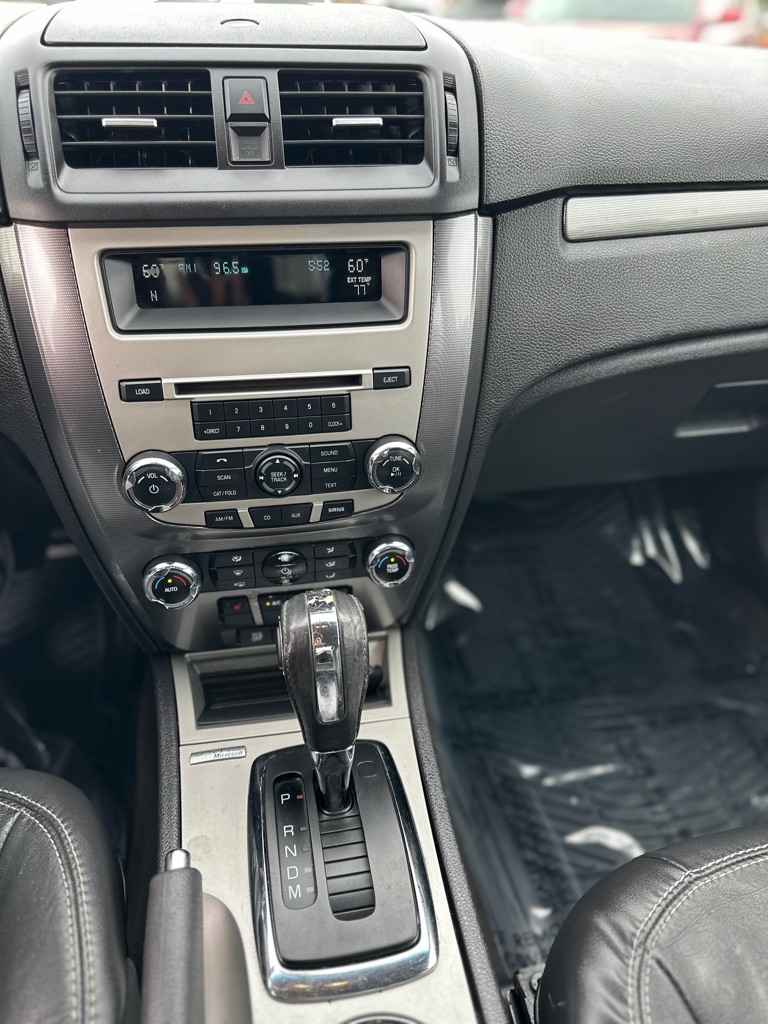 Photo 16 of this FORD FUSION