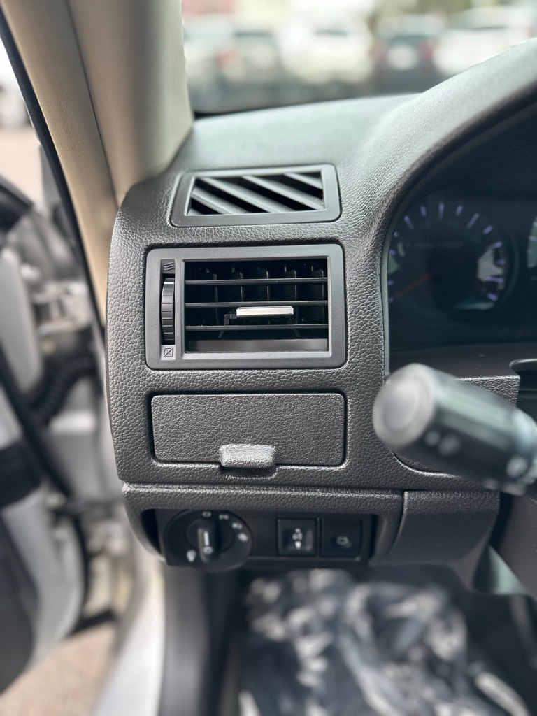 Photo 13 of this FORD FUSION