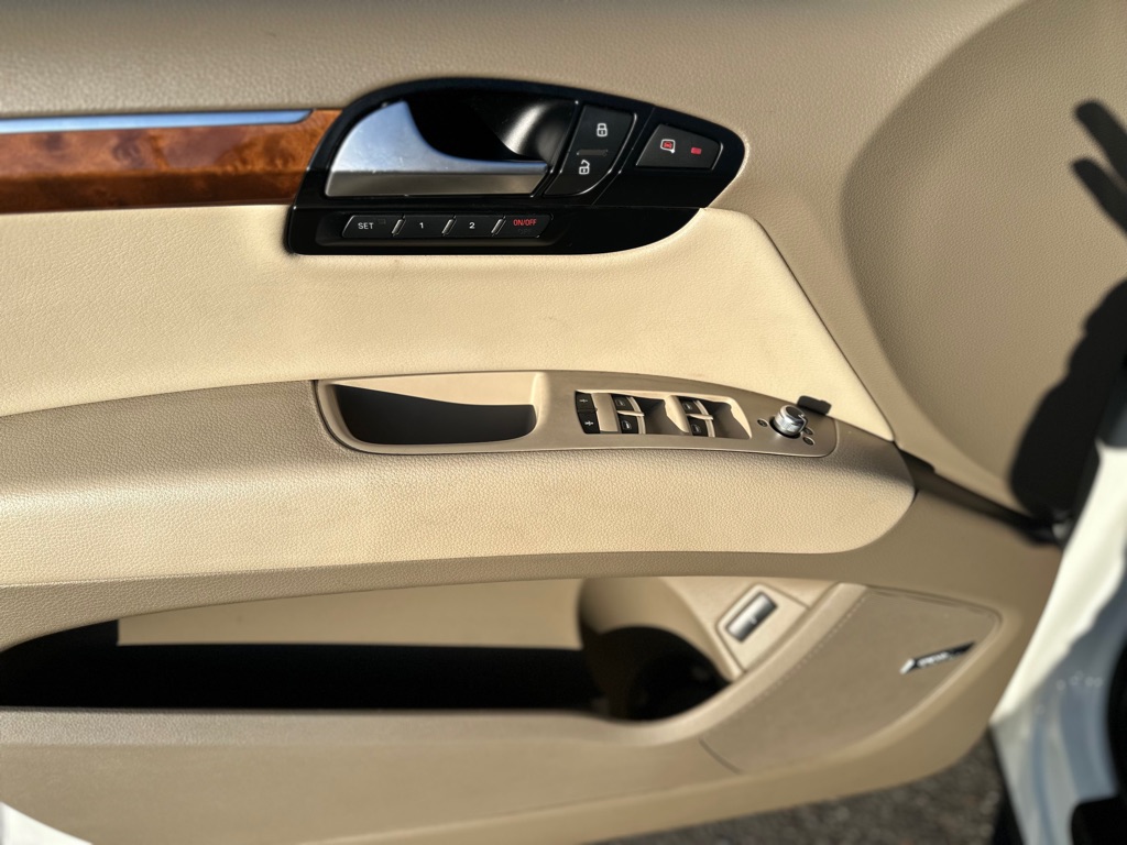 Photo 11 of this AUDI Q7