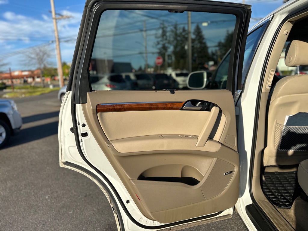 Photo 18 of this AUDI Q7
